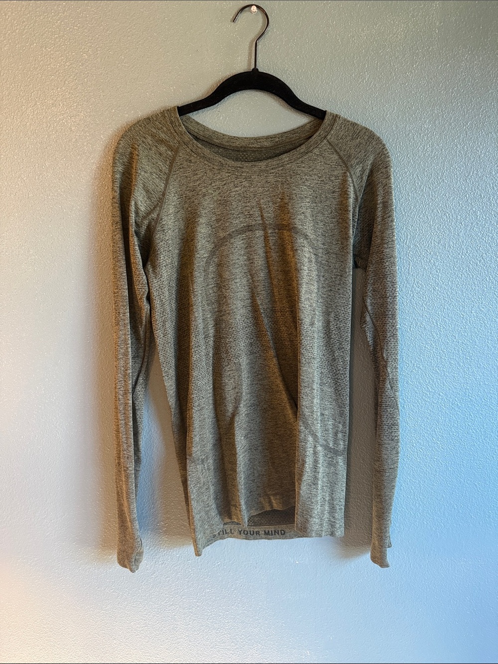 lululemon athletica Heathered Gray Long Sleeve Tee